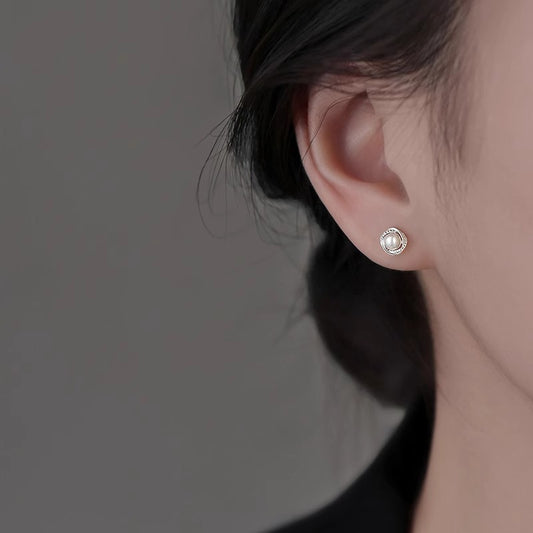 Romantic Pearl Earring for Special Moments