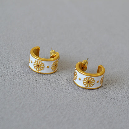 Romantic Silver Earring for Special Moments