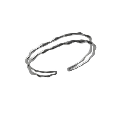 Romantic Gold Bracelet for Special Moments