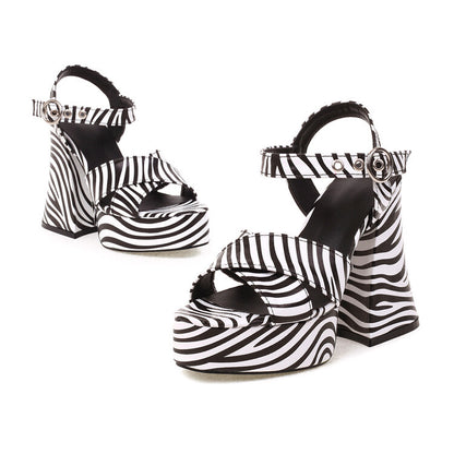 Graceful Orthopedic Sandals for Modern Look