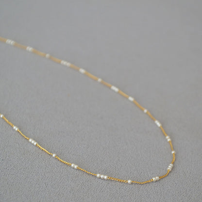Romantic Gold Necklace for Special Moments