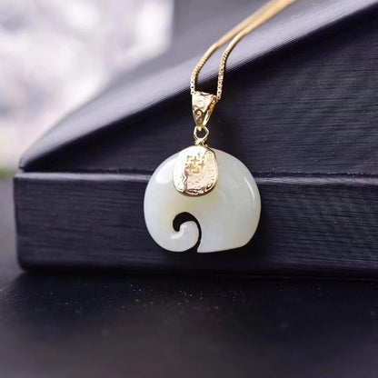 Romantic Silver Necklace for Special Moments