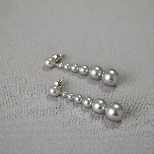 Charming Silver Earring for Any Occasion