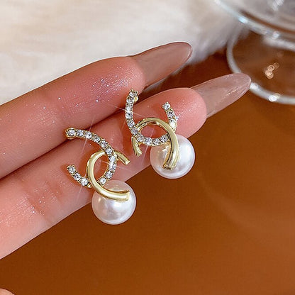 Romantic Pearl Earring for Special Moments