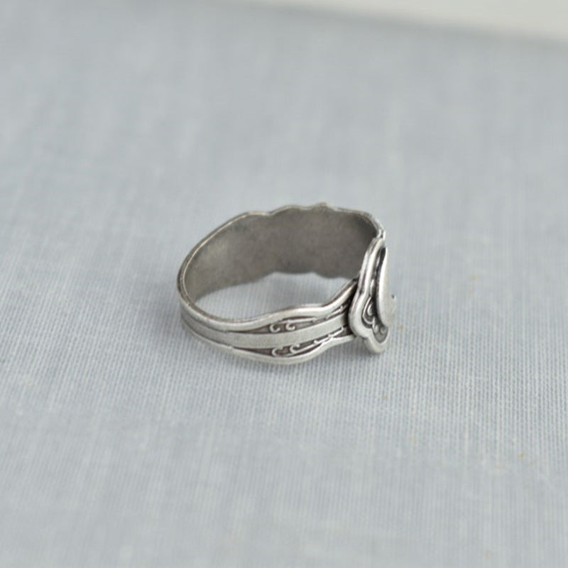 Charming Silver Ring for Any Occasion