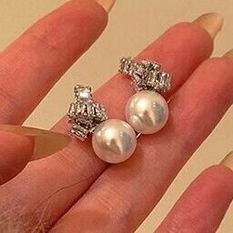 Stunning Pearl Earring for Daily Wear