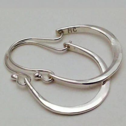 Charming Silver Earring for Any Occasion