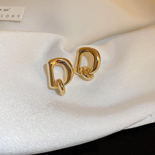 Charming Earring for Any Occasion