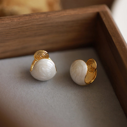 Charming Earring for Any Occasion