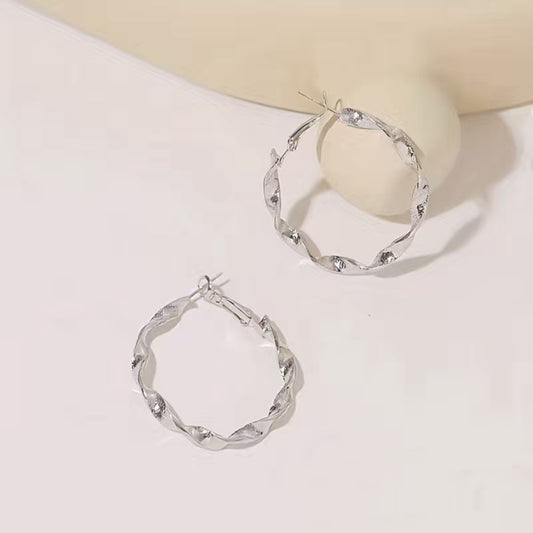Elegant Gold Earring for Every Occasion