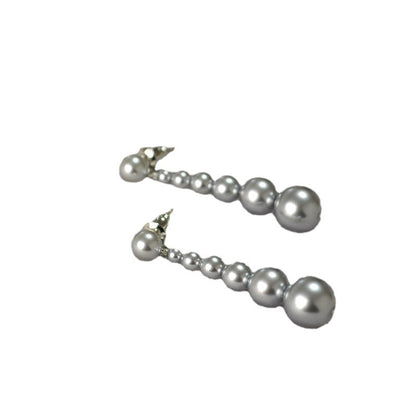 Charming Silver Earring for Any Occasion