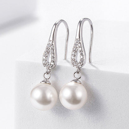 Classic Pearl Earring with Timeless Appeal