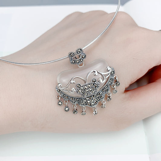 Romantic Silver Necklace for Special Moments