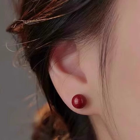 Charming Silver Earring for Any Occasion