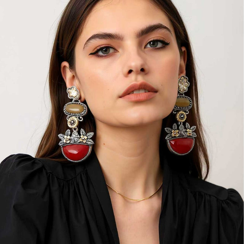 Charming Piece for Any Occasion
