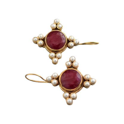 Classic Pearl Earring with Timeless Appeal