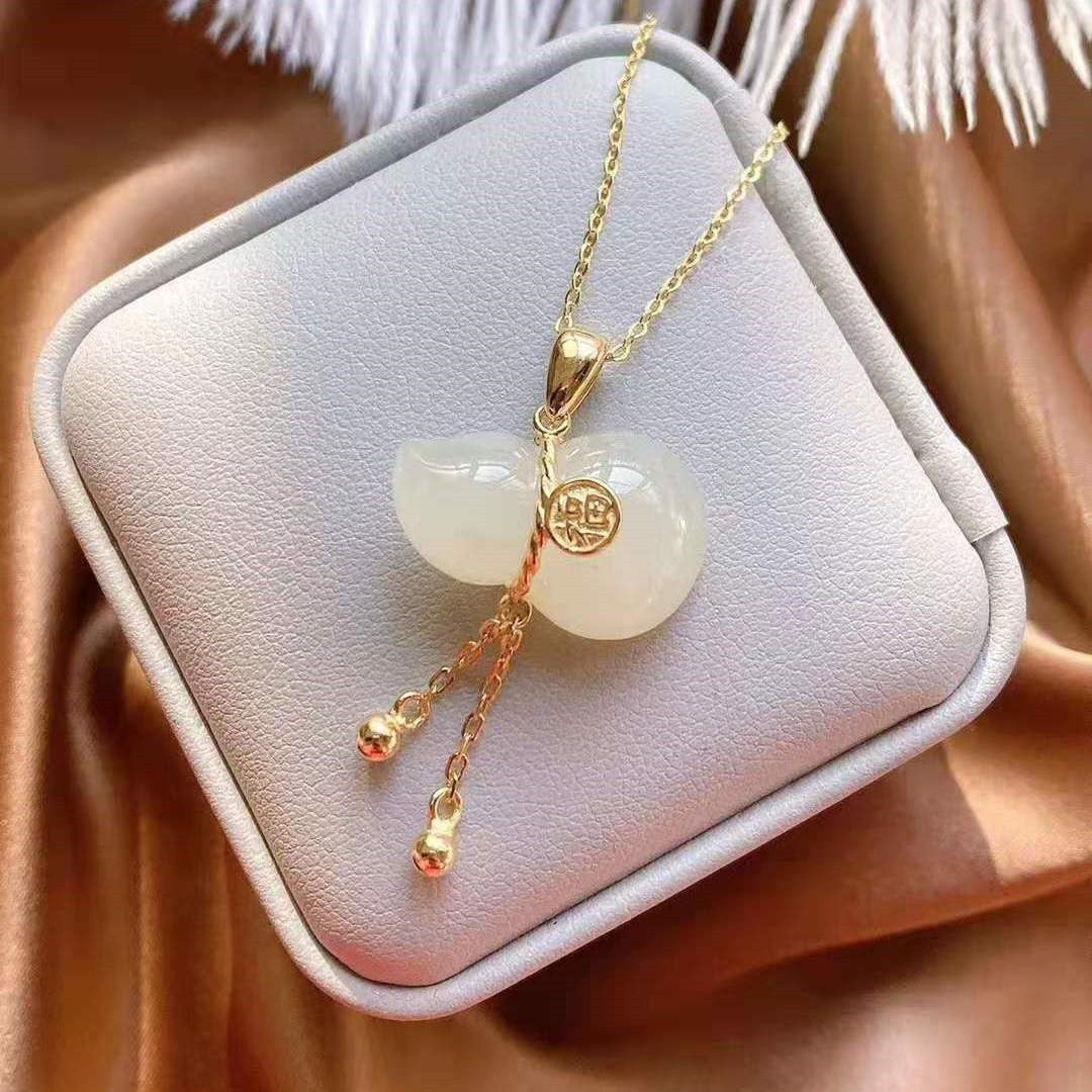 Beautiful Gold Necklace with Unique Style