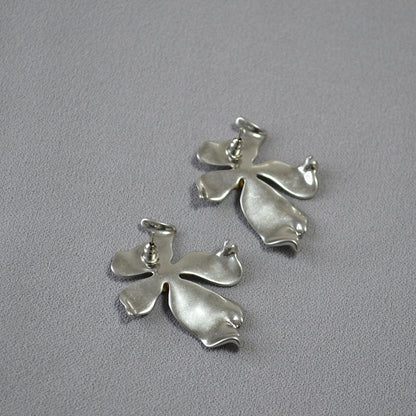 Delicate Artisan Gold Earring