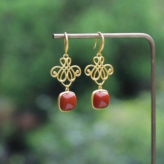 Charming Gold Earring for Any Occasion
