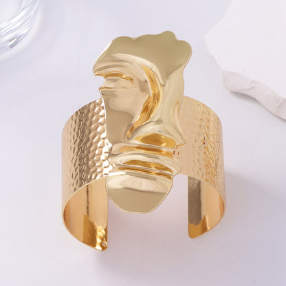 Charming Piece for Any Occasion