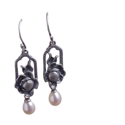 Elegant Silver Earring for Every Occasion