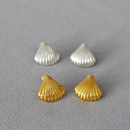 Elegant Gold Earring for Every Occasion
