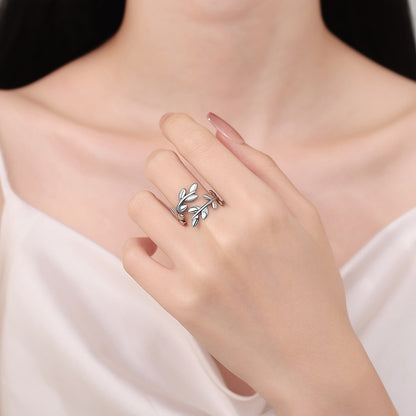 Classic Gold Ring with Timeless Appeal
