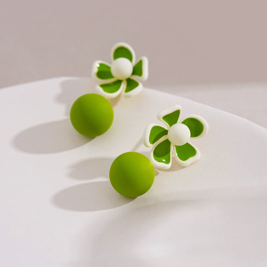 Charming Earring for Any Occasion