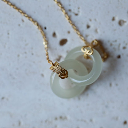 Charming Silver Necklace for Any Occasion