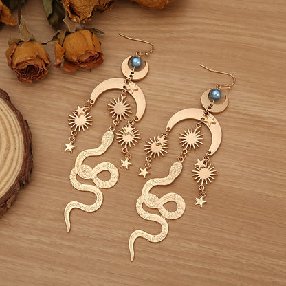 Classic Gold Earring with Timeless Appeal