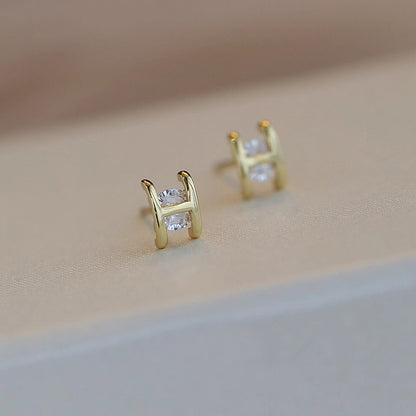 Charming Earring for Any Occasion