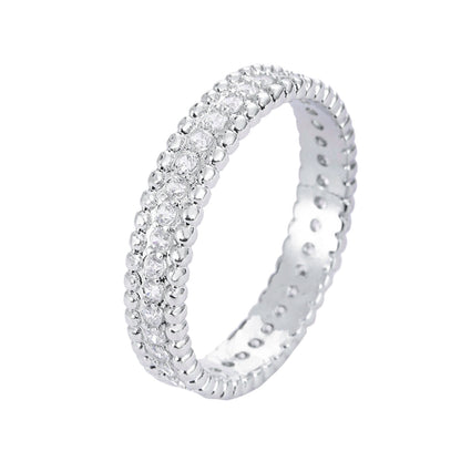 Classic Gold Ring with Timeless Appeal