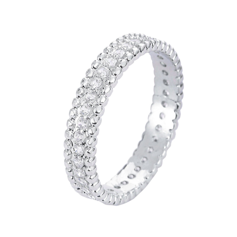 Classic Gold Ring with Timeless Appeal