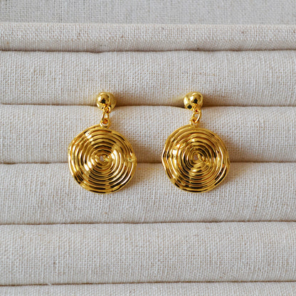 Stunning Gold Earring for Daily Wear
