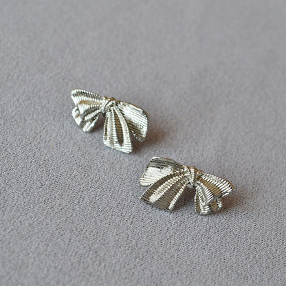 Classic Gold Earring with Timeless Appeal