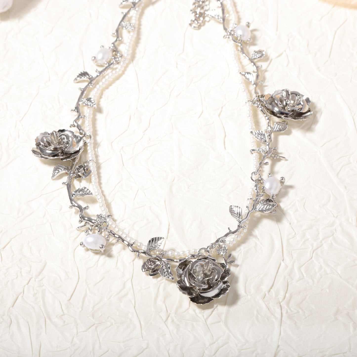 Romantic Pearl Chain for Special Moments