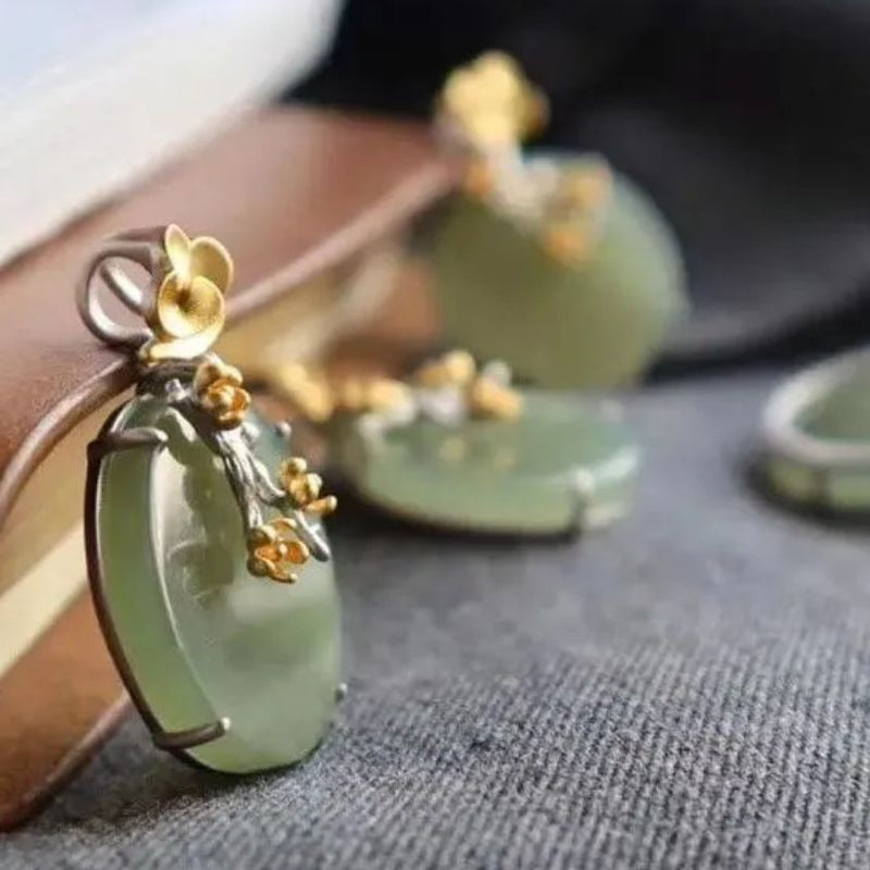 Classic Gold Necklace with Timeless Appeal
