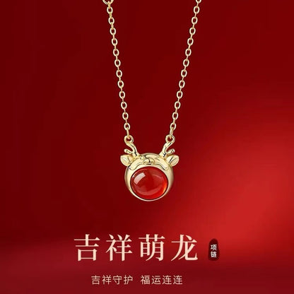 Romantic Silver Necklace for Special Moments