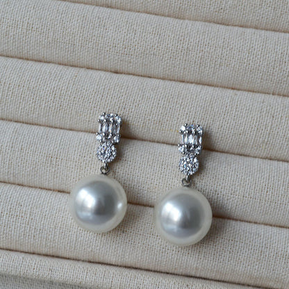 Beautiful Silver Earring with Unique Style