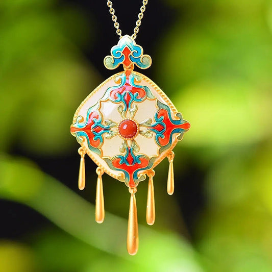 Charming Gold Pendant for Any Occasion