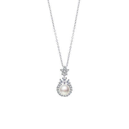 Classic Pearl Necklace with Timeless Appeal
