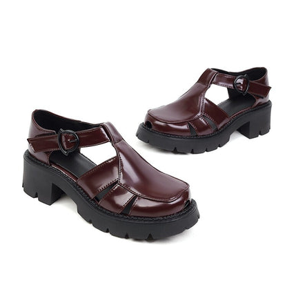 Graceful Orthopedic Sandals for Modern Look