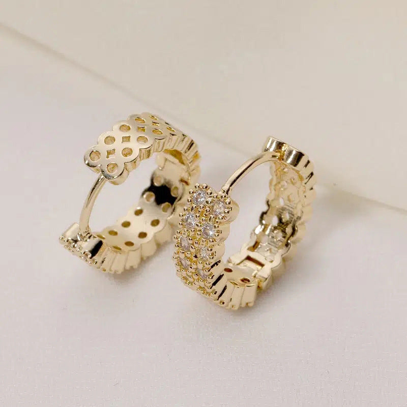 Elegant Gold Earring for Every Occasion