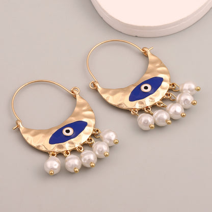 Classic Pearl Earring with Timeless Appeal