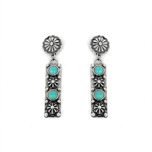 Charming Silver Earring for Any Occasion