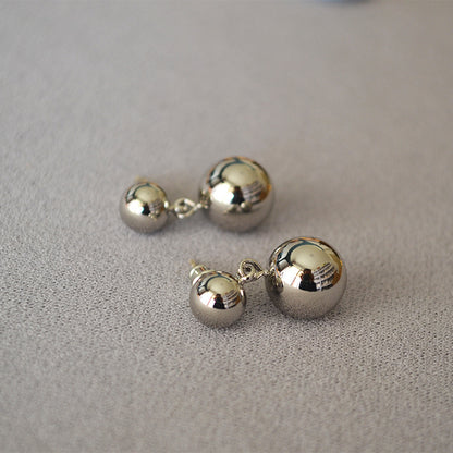 Romantic Gold Earring for Special Moments