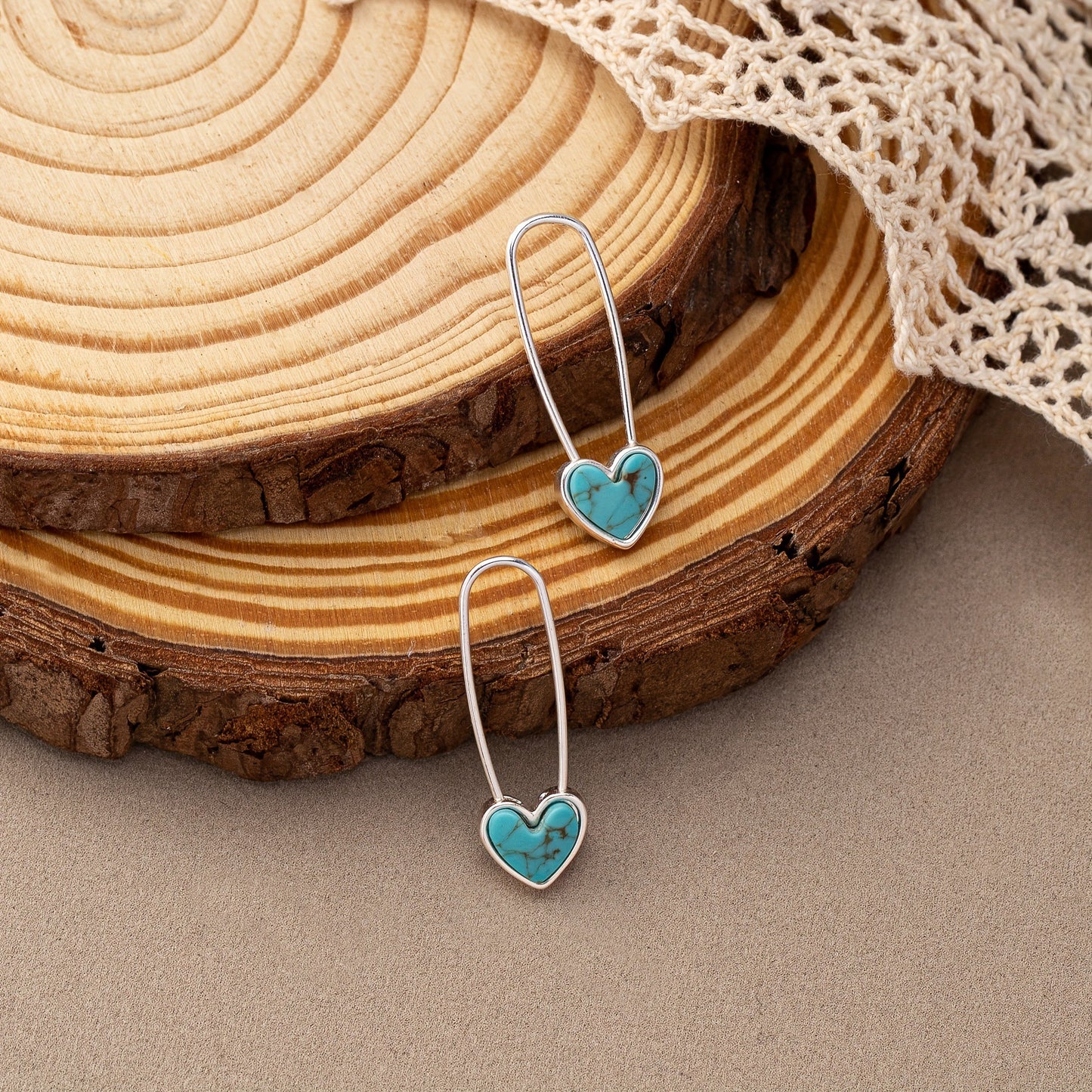 Charming Earring for Any Occasion