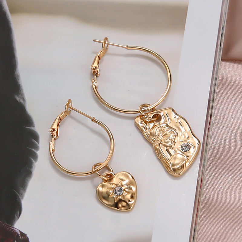 Charming Gold Earring for Any Occasion