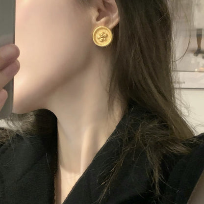 Stunning Gold Earring for Daily Wear