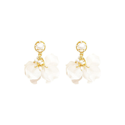 Romantic Pearl Earring for Special Moments